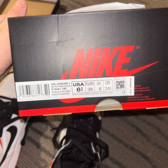 Air Jordan 1 Electro Orange | size 8 women's or 6.5 men's - Picture 5 of 6